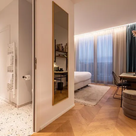 Hotel Yalo Urban Boutique 4*